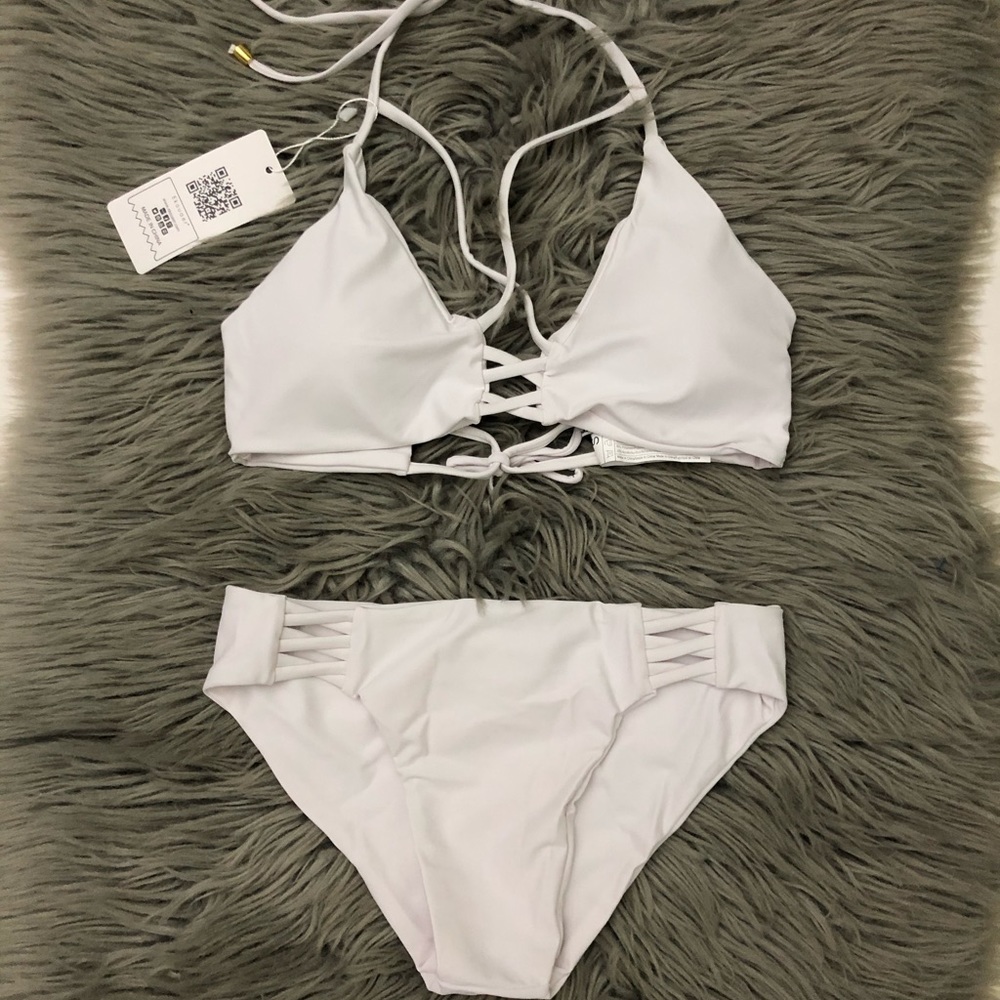 NWT Ekouaer White bikini set Small